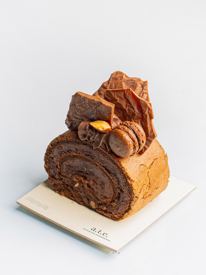 Intense Chocolate Swiss Roll